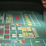 Sfaturi esențiale pentru jucătorii de baccarat în cazinouri terestre și la casino online