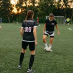 Fotbalul feminin devine tot mai popular și în România, urmând trendul global